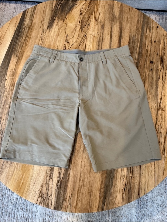 Under Armour Other - Under Armoir Men's Khaki Performance Stretch Shorts